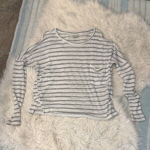 Abercrombie & Fitch Gray Striped Long Sleeve Lightweight sweater